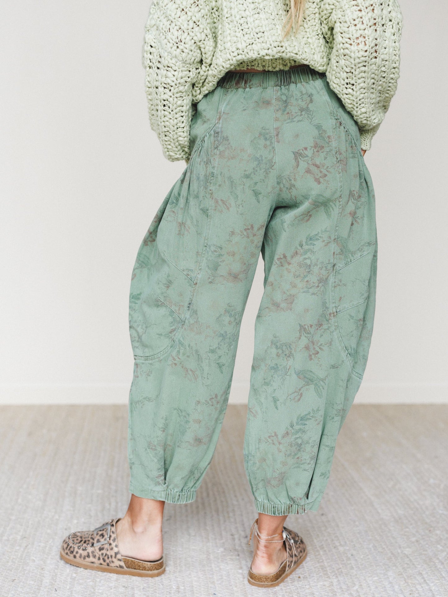 The Nest Nora Gathered Barrel Denim Pant - Olive Floral