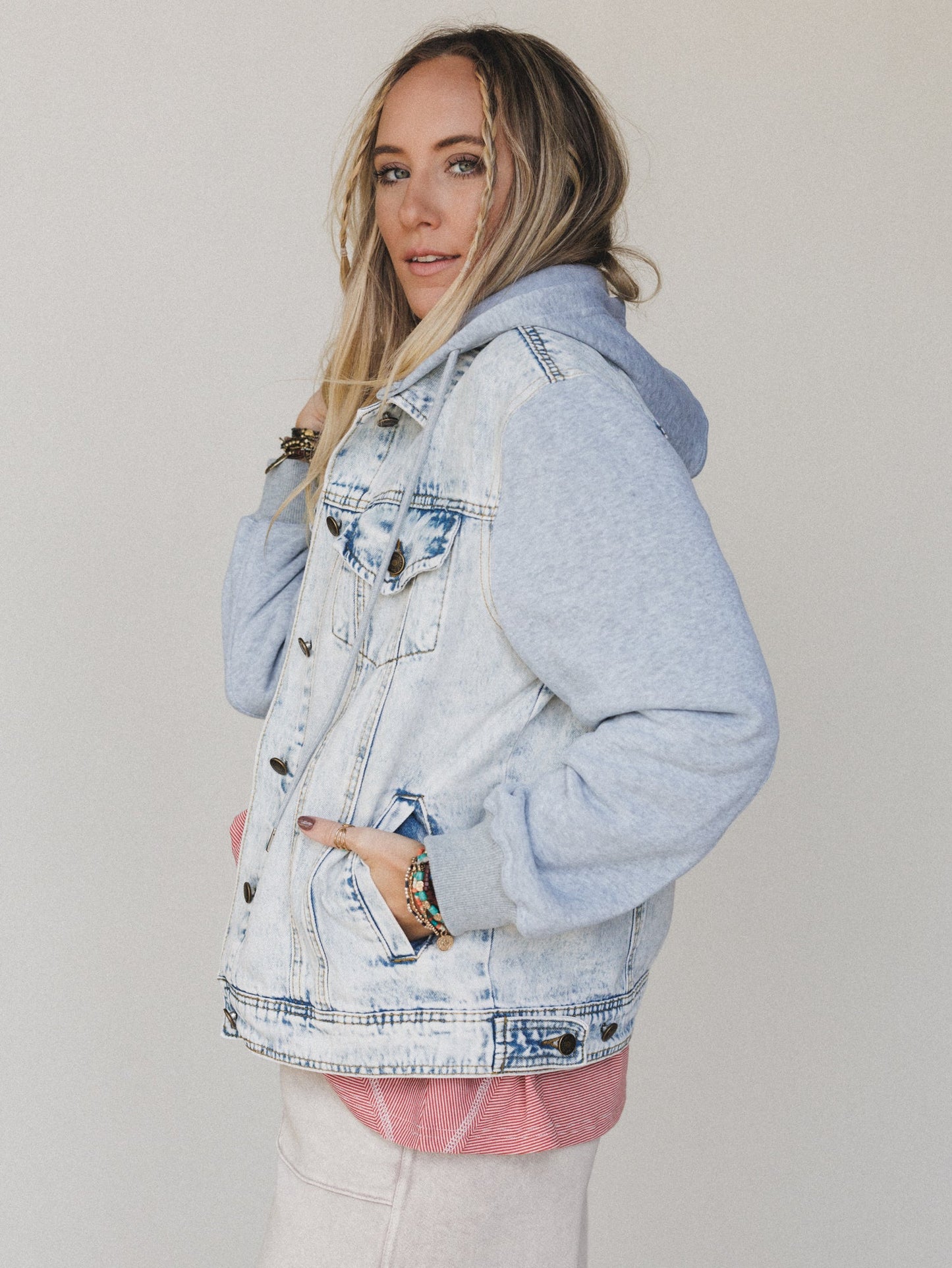 The Nest My Boyfriends Denim Jacket - Blue Light Wash