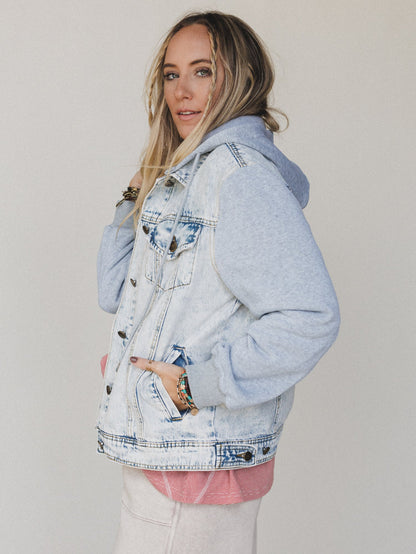 The Nest My Boyfriends Denim Jacket - Blue Light Wash