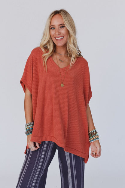 The Nest Rowan Oversized Ribbed Knit Top - Brick